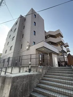 パインクレスト3号館【4階】の外観