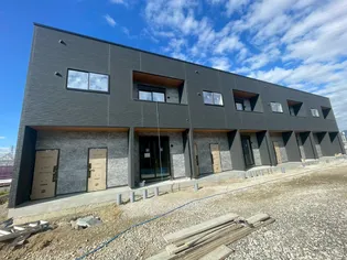 イーストブルーA【1階】の外観