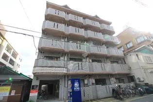 ビッグバーンズマンション新屋敷【2階】の外観