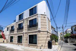 HJ PLACE 初台南【3階】の外観