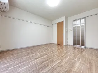 プレザントハイツ久居 A【2階】の居間