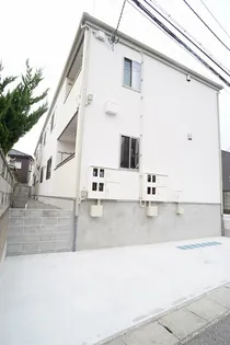 ブラーボ大学前の画像