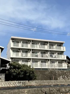 サンヒルズミヤケ倉本【1階】の外観