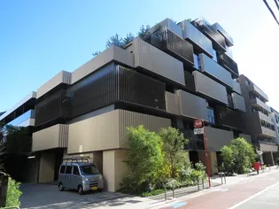 パークアクシスプレミア表参道【3階】の外観