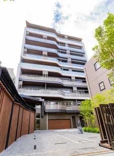 東京都港区南青山3【マンション】の外観