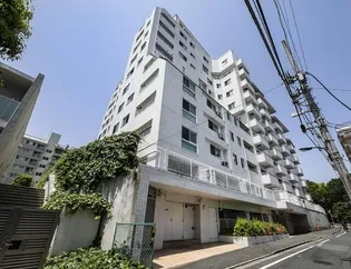 東京都新宿区新宿7【マンション】の外観