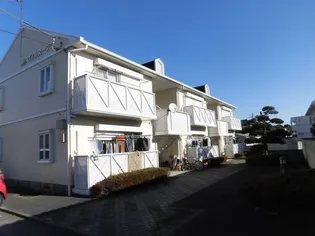 ヴィルヌーブ【2階】の外観