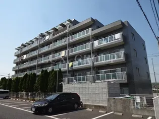 グランドール井上【4階】の外観