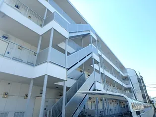 ハイツベルグラント【1階】の外観