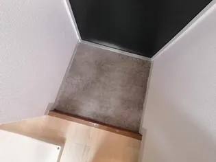 ベルシティ米ヶ袋リバース【2階】の玄関