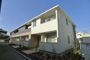 パエゼ・ナティーオ【1階】の外観