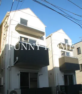 東京都世田谷区下馬2【アパート】の外観