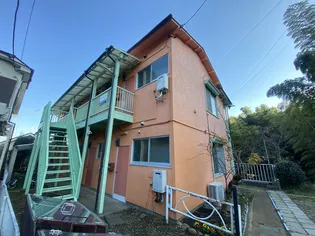 パインクレスト【2階】の外観