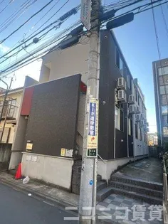 シャンブル東新宿【2階】の外観