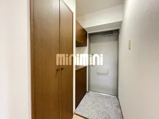 セレクト大岩【3階】の玄関