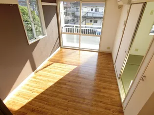 フローラル木花台1棟【2階】の居間