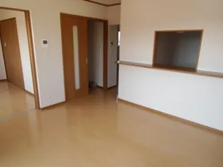 メゾンとも【2階】の居間