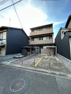 アパートメント二条城【3階】の外観