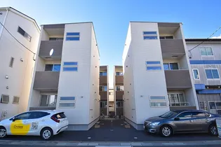 REGALEST CARAT【3階】の外観