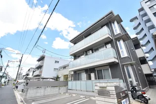 L,CREW舟入南の画像