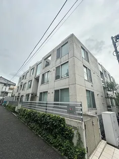 Modelia Brut表参道【2階】の外観