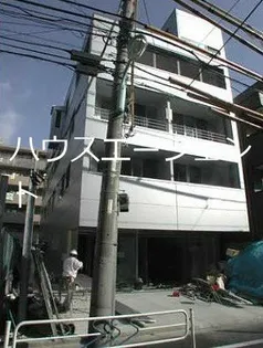 フラットカズン【3階】の外観