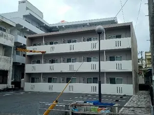 レオパレス美らシティ津波【3階】の外観