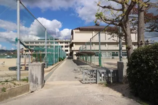 サンメゾン東北町【1階】の周辺