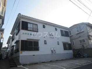 ハウス秋山A棟【2階】の外観