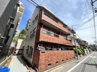 前川マンション【3階】の外観