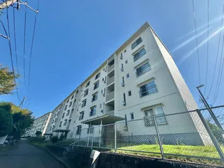 港南台めじろ団地28号棟【5階】の外観