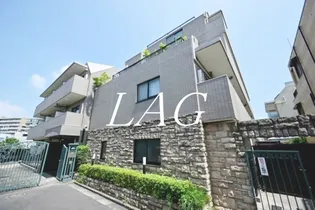 東京都新宿区市谷台町【マンション】の外観