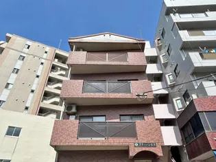 アディーレ佐澤【2階】の外観