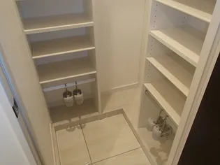 ウィングシャトー宜野湾真志喜【7階】の内装