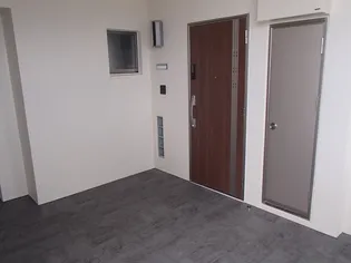 ウィングシャトー宜野湾真志喜【7階】の玄関