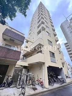 東京都新宿区大京町【マンション】の外観