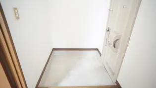 ベレヴュー A【2階】の玄関