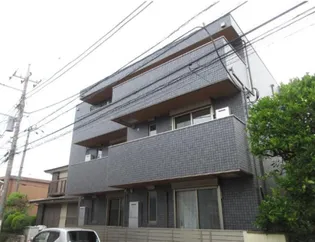 アウトゥーノ【1階】の外観