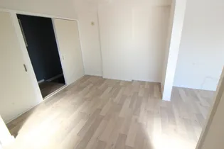 ウインサム中野5【3階】の居間