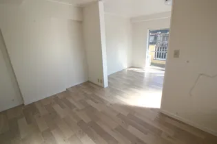 ウインサム中野5【3階】の居間