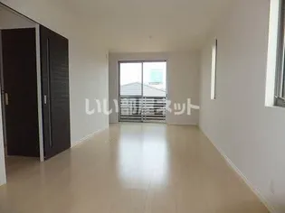 グランドメゾン水呑 B棟【2階】の居間