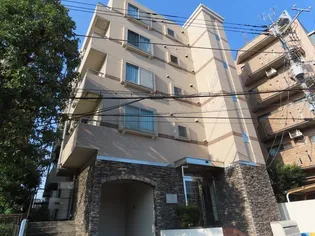 ロアール世田谷等々力【1階】の外観