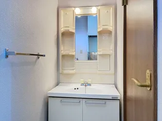 リバーハイム諸江【2階】の内装