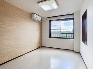 リバーハイム諸江【2階】の居間