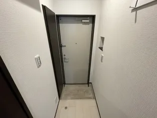 REGALEST Fourth笑(レガレスト フォース ショウ)【3階】の玄関