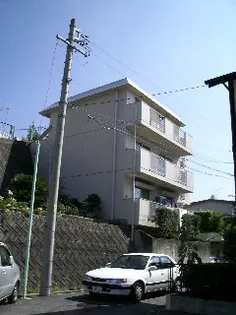 シャンドールホワイト中駒【4階】の外観