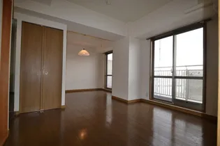 ファミールタワープラザ岡山イーストタワー【11階】の居間