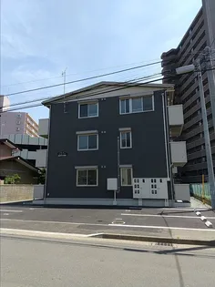 イリーニの画像