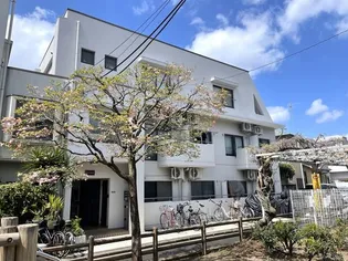 東京都世田谷区北沢5【マンション】の外観