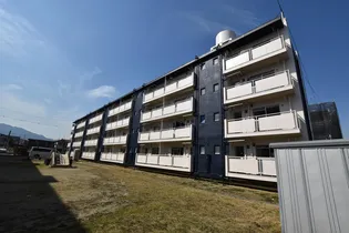 奈良県大和高田市甘田町【アパート】の外観